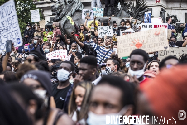 Rassemblement contre les violences policieres en hommage a adama traore.