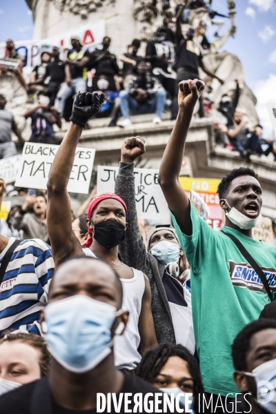 Rassemblement contre les violences policieres en hommage a adama traore.