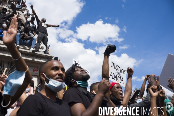 Rassemblement contre les violences policieres en hommage a adama traore.