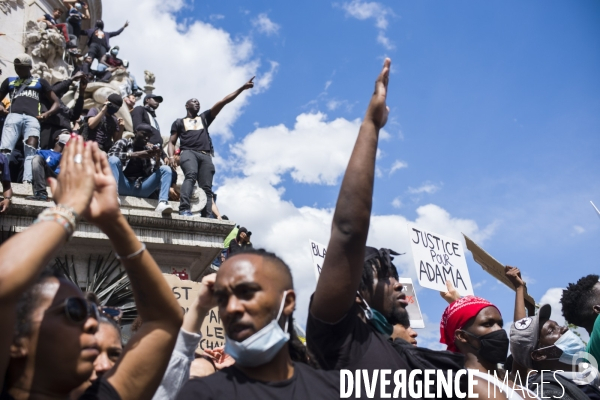 Rassemblement contre les violences policieres en hommage a adama traore.