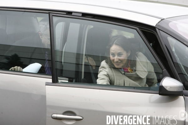 Segolene royal: deplacement en region centre auvergne, gueret, clermont-ferrand. visite d entreprises et rencontre avec la population.