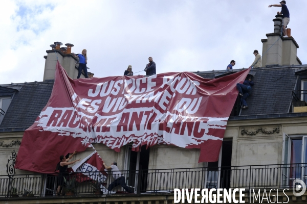 Manifestation contre la violence policière et anti raciste. Protest against police brutality and and Anti racist.