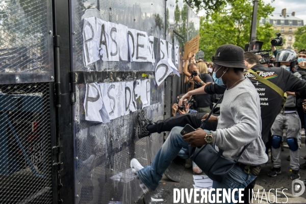 Manifestion contre les violences policière et justice pour Adama Traoré