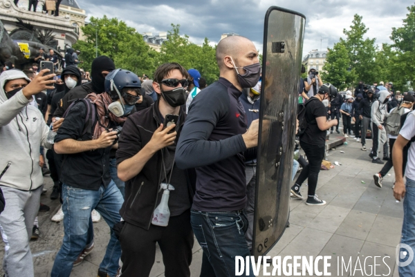 Manifestion contre les violences policière et justice pour Adama Traoré