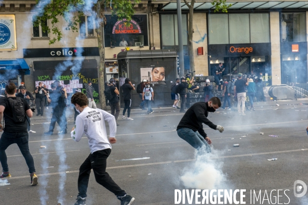 Manifestion contre les violences policière et justice pour Adama Traoré