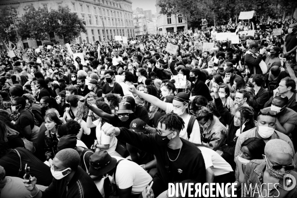 Manifestation antiraciste et contre les violences policières en hommage à Adama Traoré