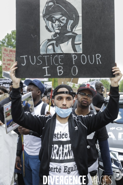 Manifestation contre le racisme et les violences policières à l appel du Comite Adama TRAOR¢