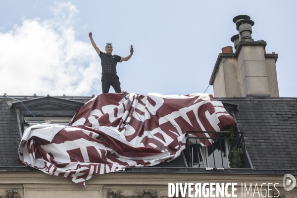 Banderole de Génération Identitaire à la manifestation contre le racisme et les violences policières