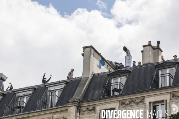 Banderole de Génération Identitaire à la manifestation contre le racisme et les violences policières