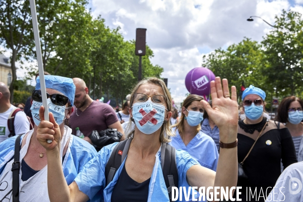 Manifestation des personnels hospitaliers à Paris