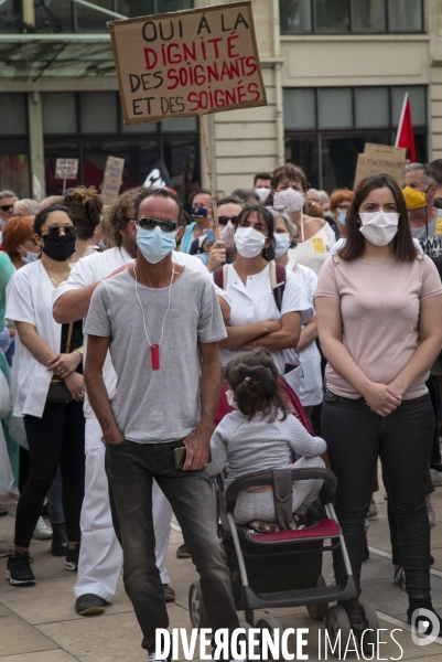 Manifestation de défense des personnels de santé à Perpignan