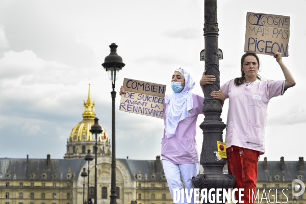 Manifestation des soignants à Paris pour denoncer le manque de moyens dans l hopital public. Cares demonstration.