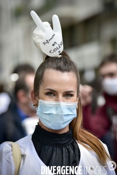 Manifestation des soignants à Paris pour denoncer le manque de moyens dans l hopital public. Cares demonstration.