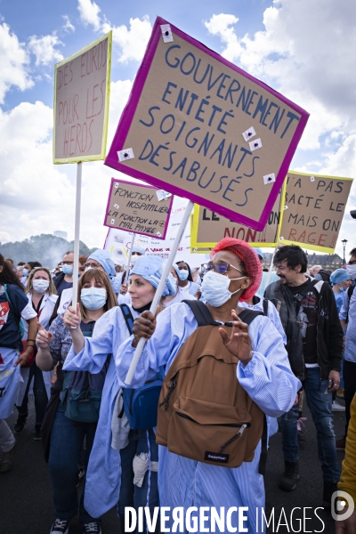 Manifestation des soignants. Paris.