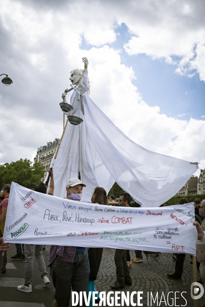 Manifestation des soignants. Paris.