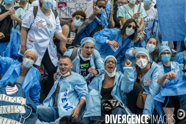 Manifestation des personnels de santé et débordements