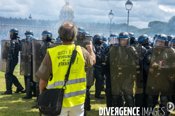 Manifestation des personnels de santé et débordements