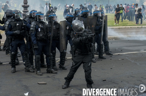 Manifestation des personnels de santé et débordements