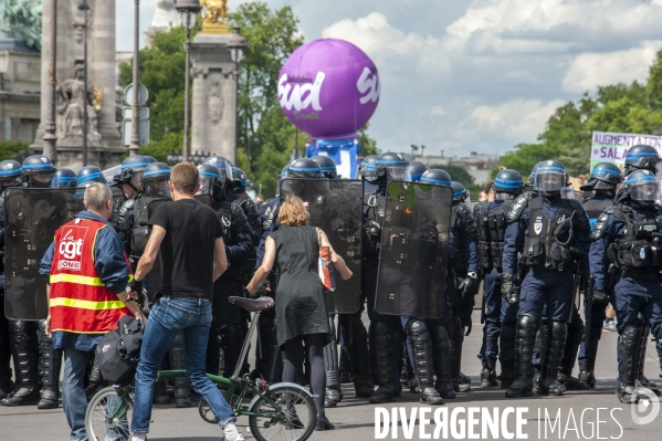 Manifestation des personnels de santé et débordements