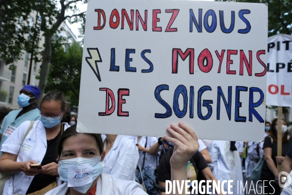 Journée nationale de protestation de l hôpital à Paris. Hospital national day of protest in Paris.