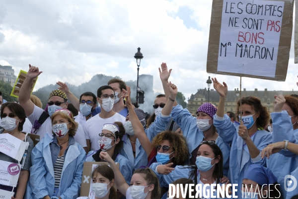 Journée nationale de protestation de l hôpital à Paris. Hospital national day of protest in Paris.