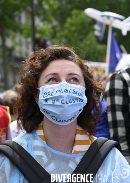 Manifestation des soignants à Paris pour denoncer le manque de moyens dans l hopital public. Cares demonstration.