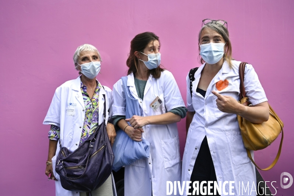 Manifestation des soignants à Paris pour denoncer le manque de moyens dans l hopital public. Cares demonstration.