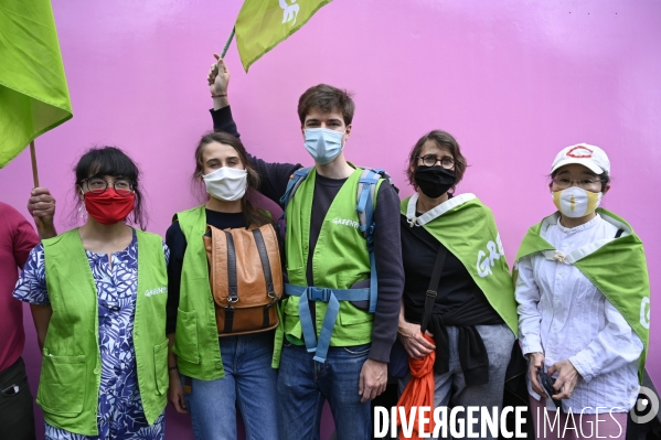 Manifestation des soignants à Paris pour denoncer le manque de moyens dans l hopital public. Cares demonstration.