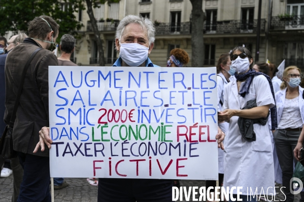 Manifestation des soignants à Paris pour denoncer le manque de moyens dans l hopital public. Cares demonstration.