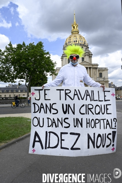 Manifestation des soignants à Paris pour denoncer le manque de moyens dans l hopital public. Cares demonstration.