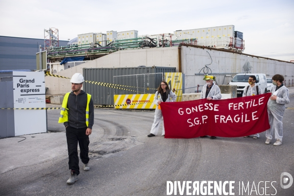 Action de blocage du chantier du grand paris par le collectif pour les terres de gonesse.