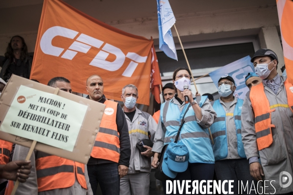 Rassemblement des salariés devant Renault Flins