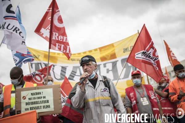 Rassemblement des salariés devant Renault Flins