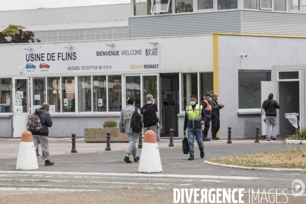 Rassemblement des salariés devant Renault Flins