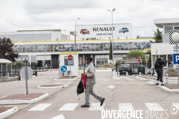 Rassemblement des salariés devant Renault Flins