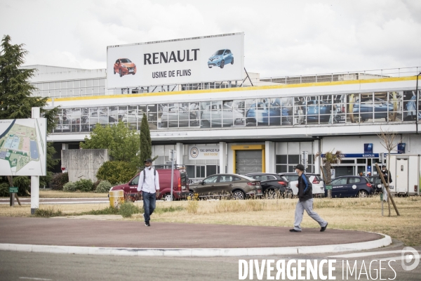 Rassemblement des salariés devant Renault Flins