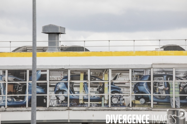 Rassemblement des salariés devant Renault Flins