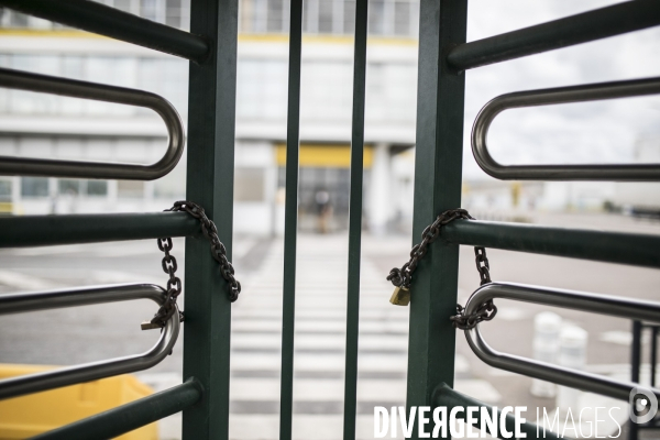 Rassemblement des salariés devant Renault Flins