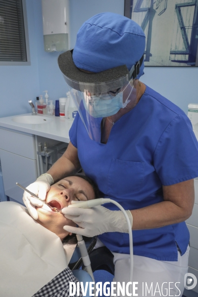Soins de parodontie