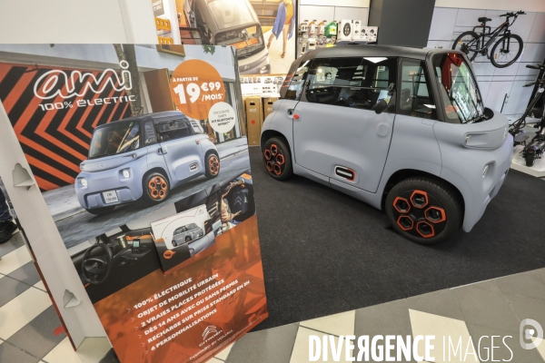 Ami, le vehicule electrique citroen vendu dans les magasins fnac darty