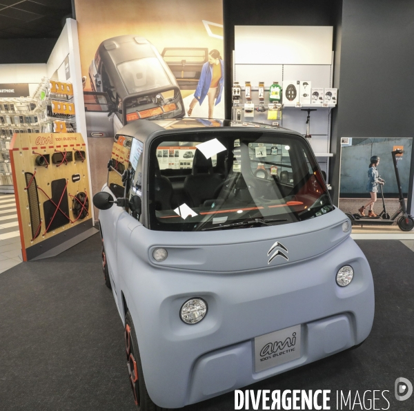 Ami, le vehicule electrique citroen vendu dans les magasins fnac darty