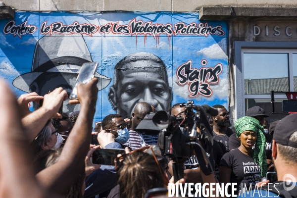 Rassemblement des policiers pour contester une fresque contre les violences policieres.