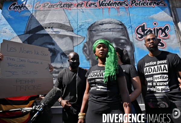 Rassemblement du comité La Vérité pour Adama devant la fresque en hommage à Adama Traoré et George Floyd