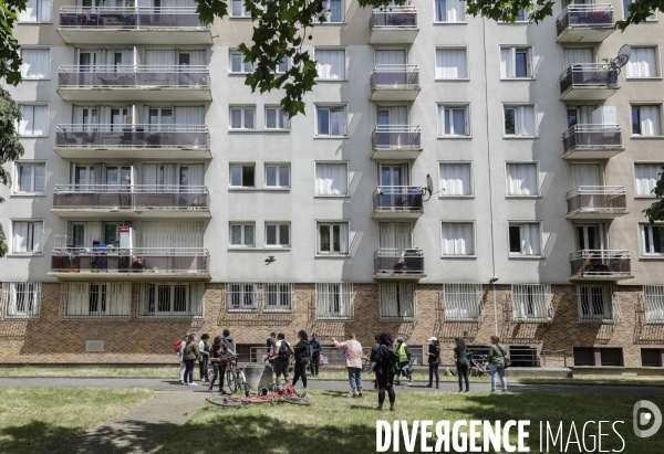 Atelier d auto-réparation de vélo à Montreuil.