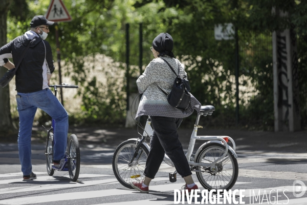 Atelier d auto-réparation de vélo à Montreuil.