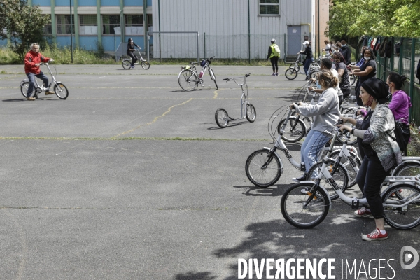 Vélo école et Atelier d auto-réparation de vélo à Montreuil.