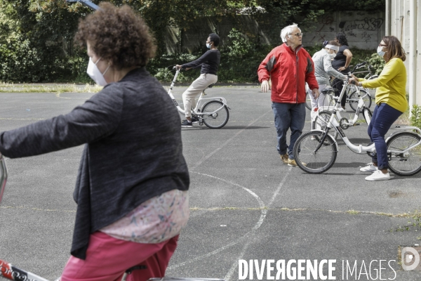 Vélo école et Atelier d auto-réparation de vélo à Montreuil.