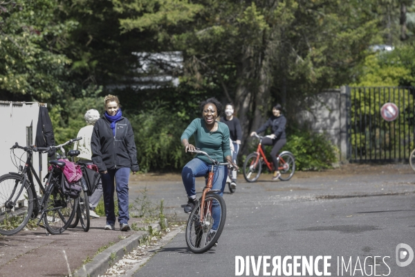 Vélo école et Atelier d auto-réparation de vélo à Montreuil.