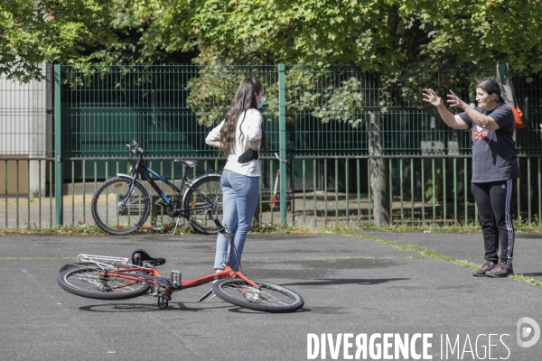 Vélo école et Atelier d auto-réparation de vélo à Montreuil.