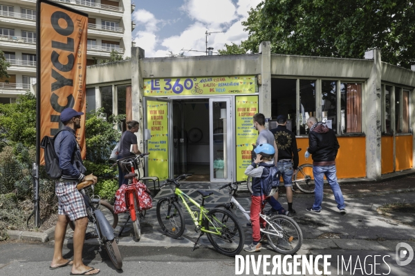Vélo école et Atelier d auto-réparation de vélo à Montreuil.